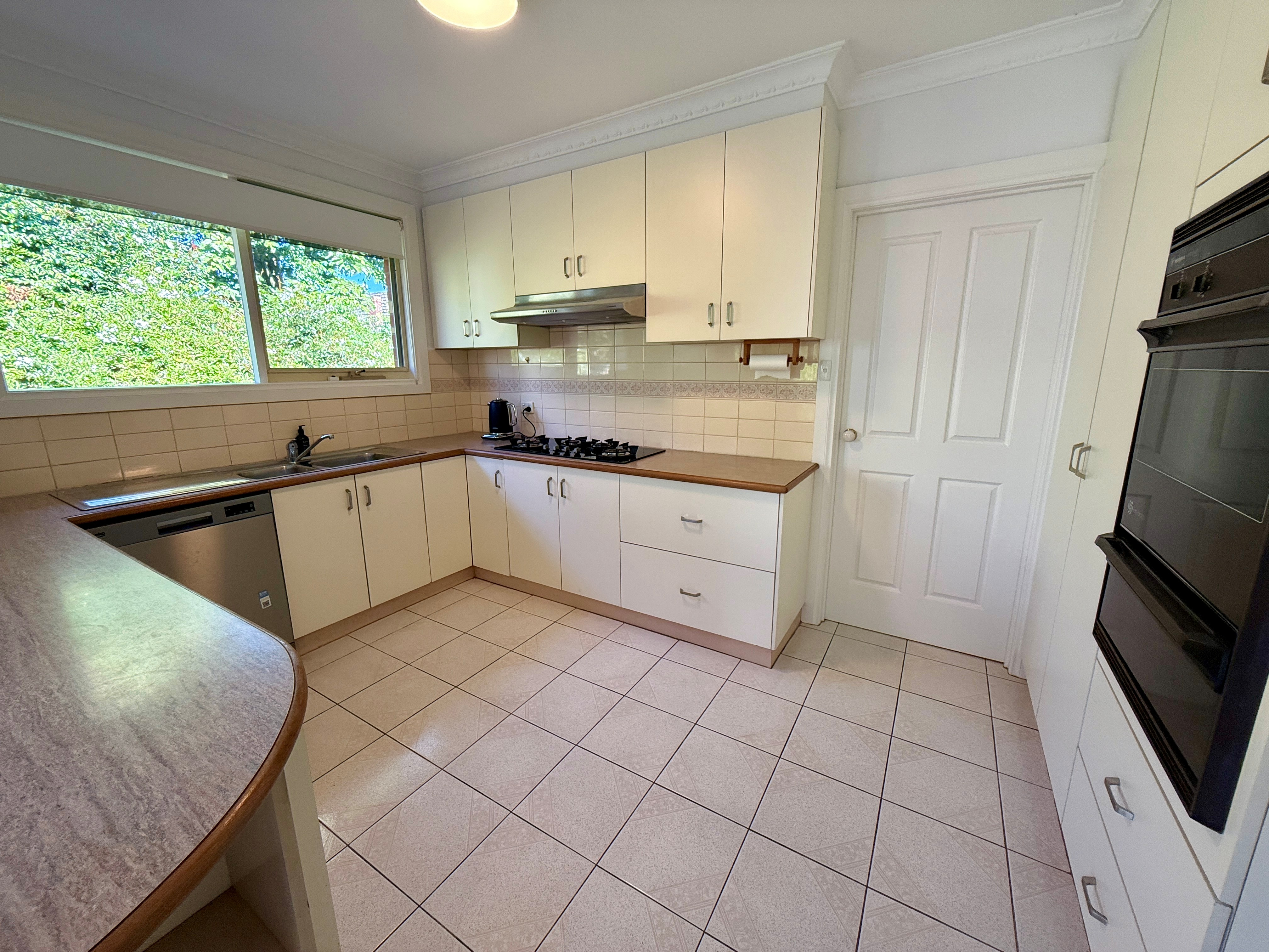 3/32 Cooper Street, Essendon — view 3