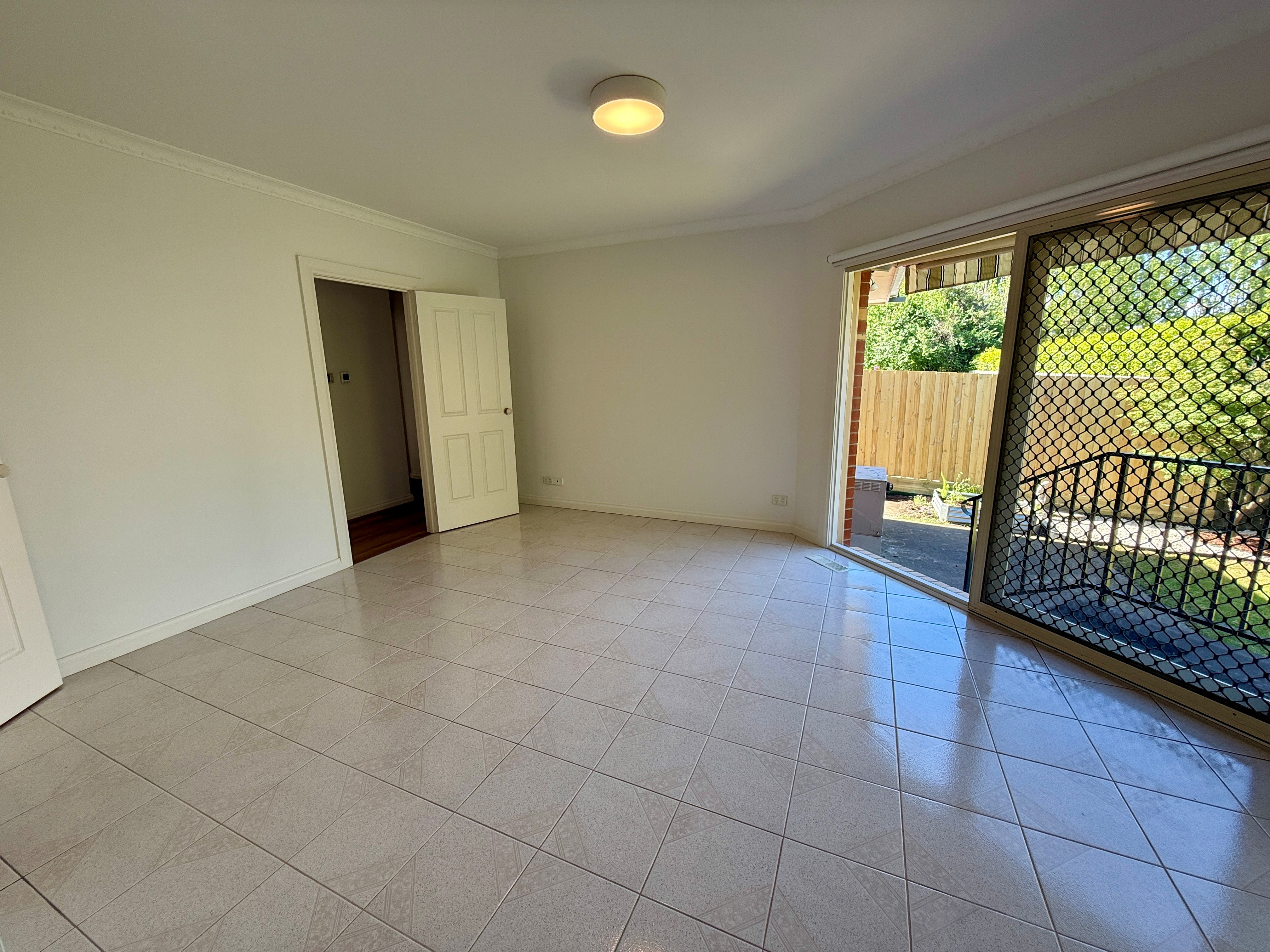 3/32 Cooper Street, Essendon — view 4