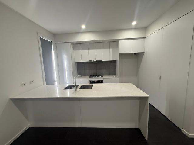 3/30 Lurg Avenue, Sunshine North — view 3