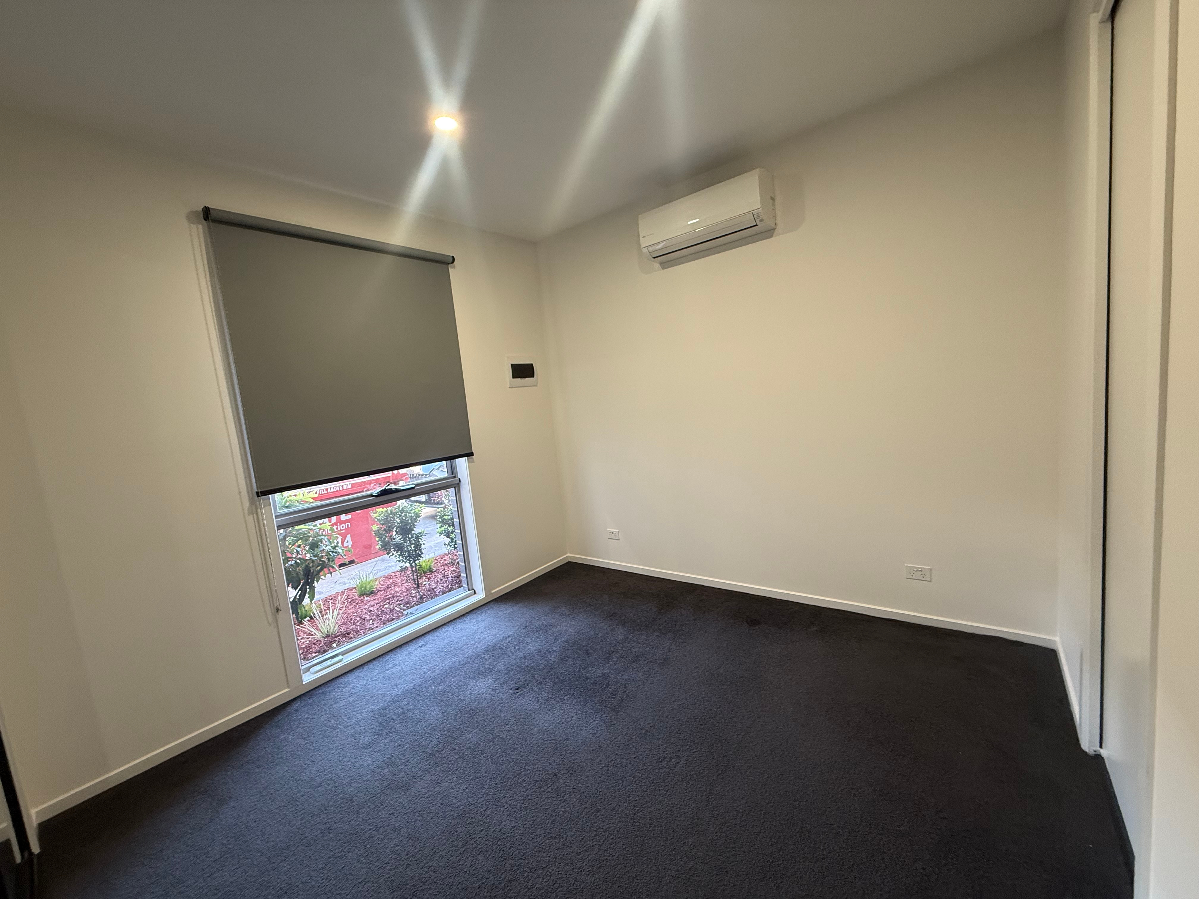 3/30 Lurg Avenue, Sunshine North — view 4