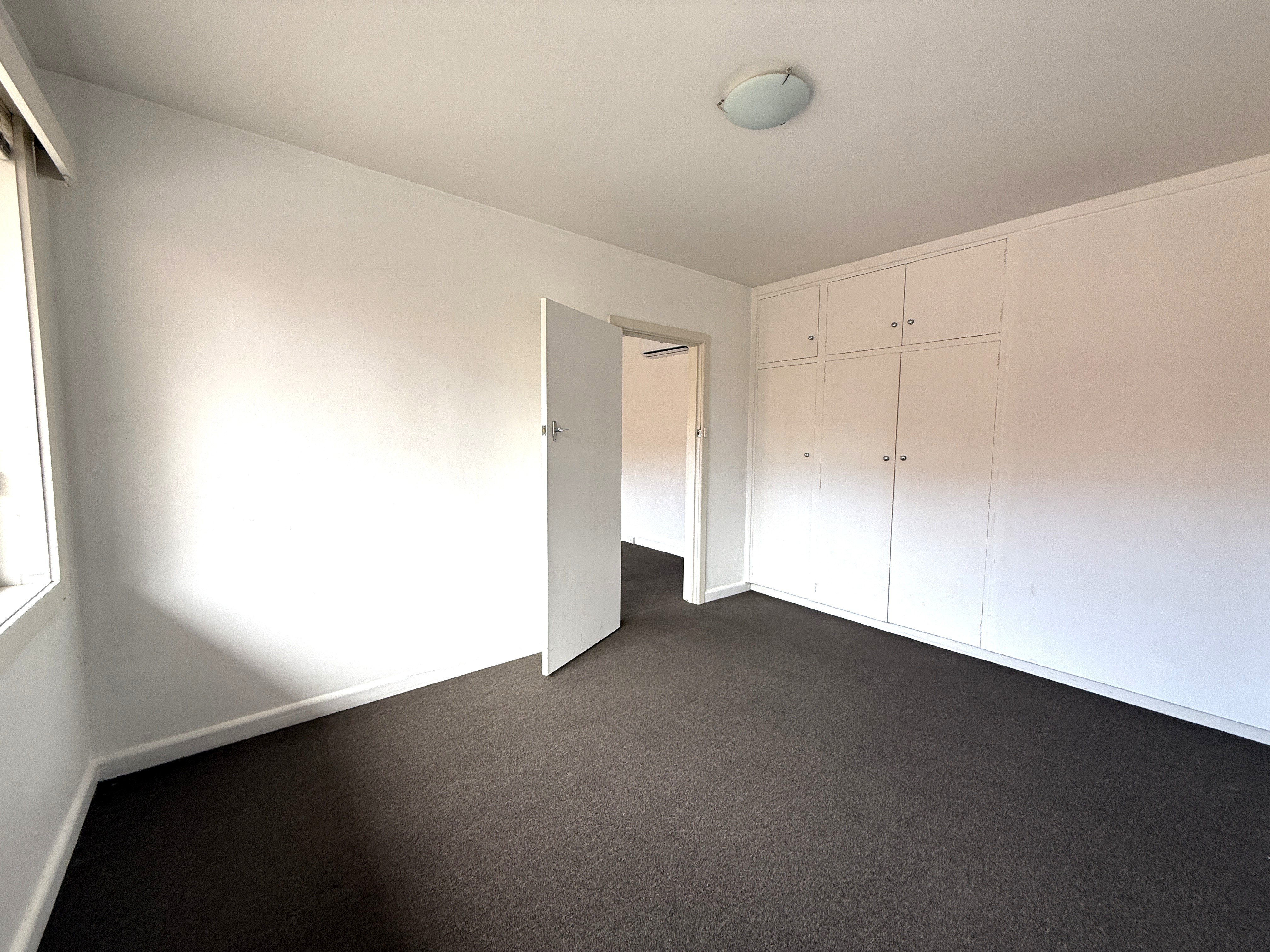 8/275 Balaclava Road, Caulfield North — view 4
