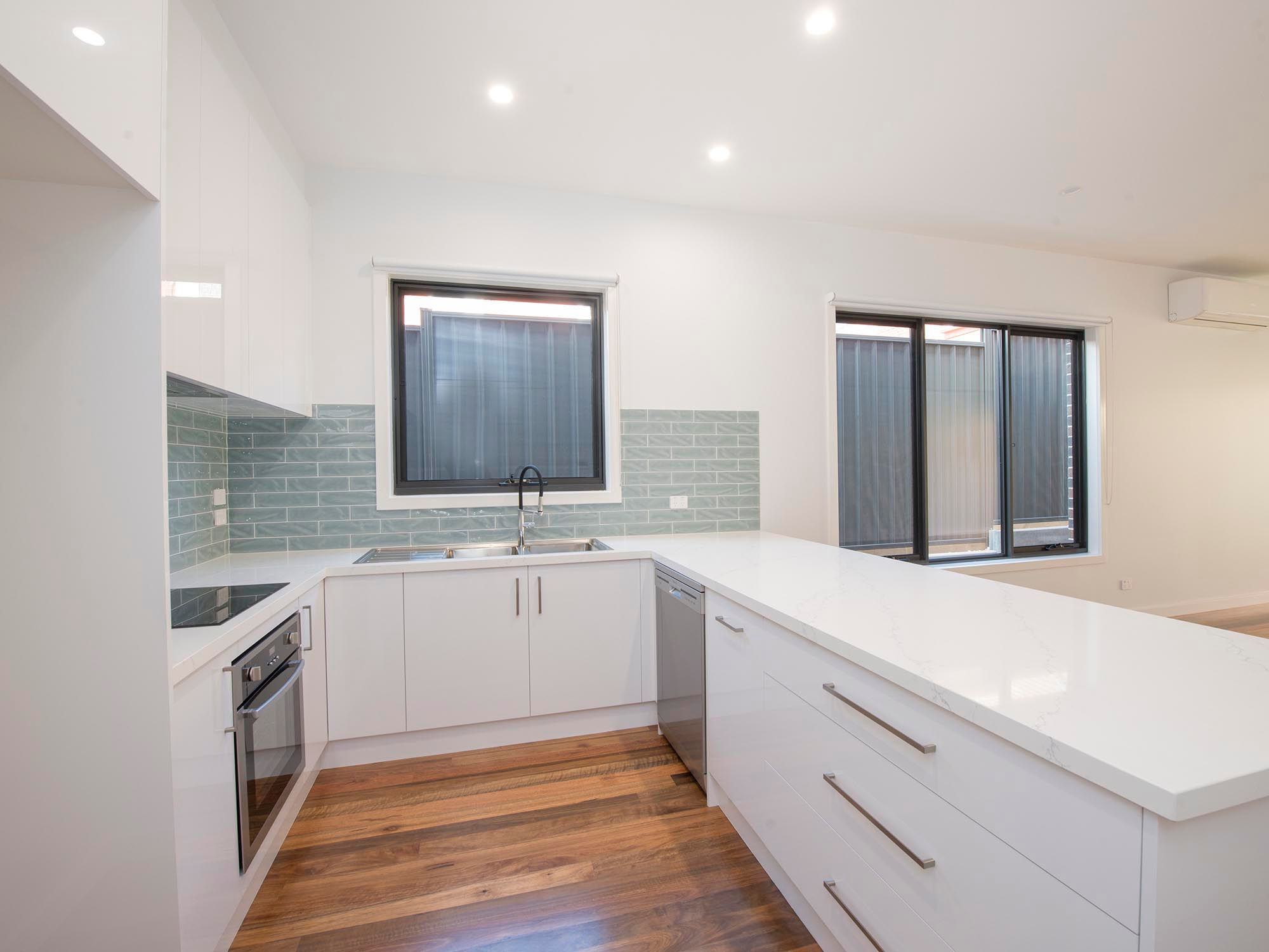 1A Nicholson Street, Essendon — view 3