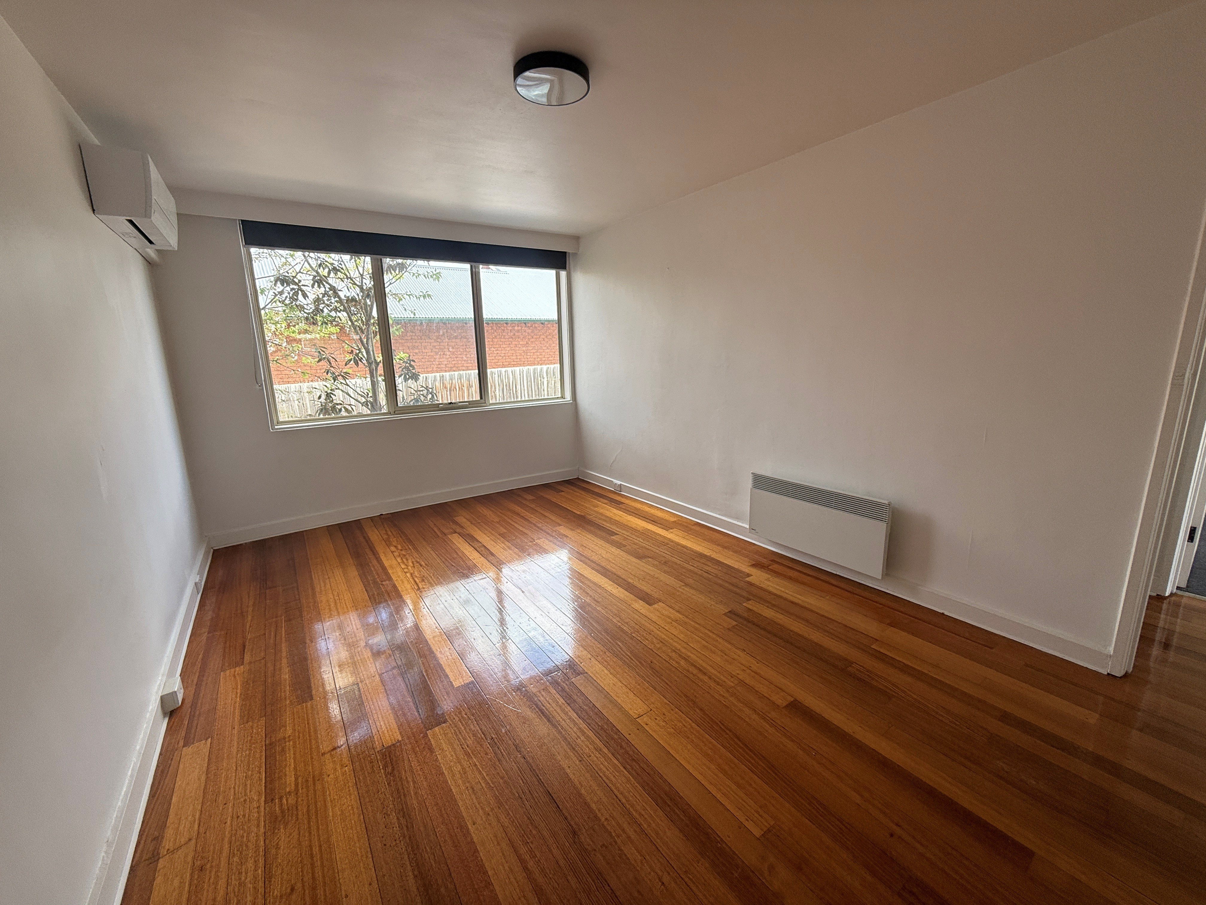 10/96 Glass Street, Essendon — view 2