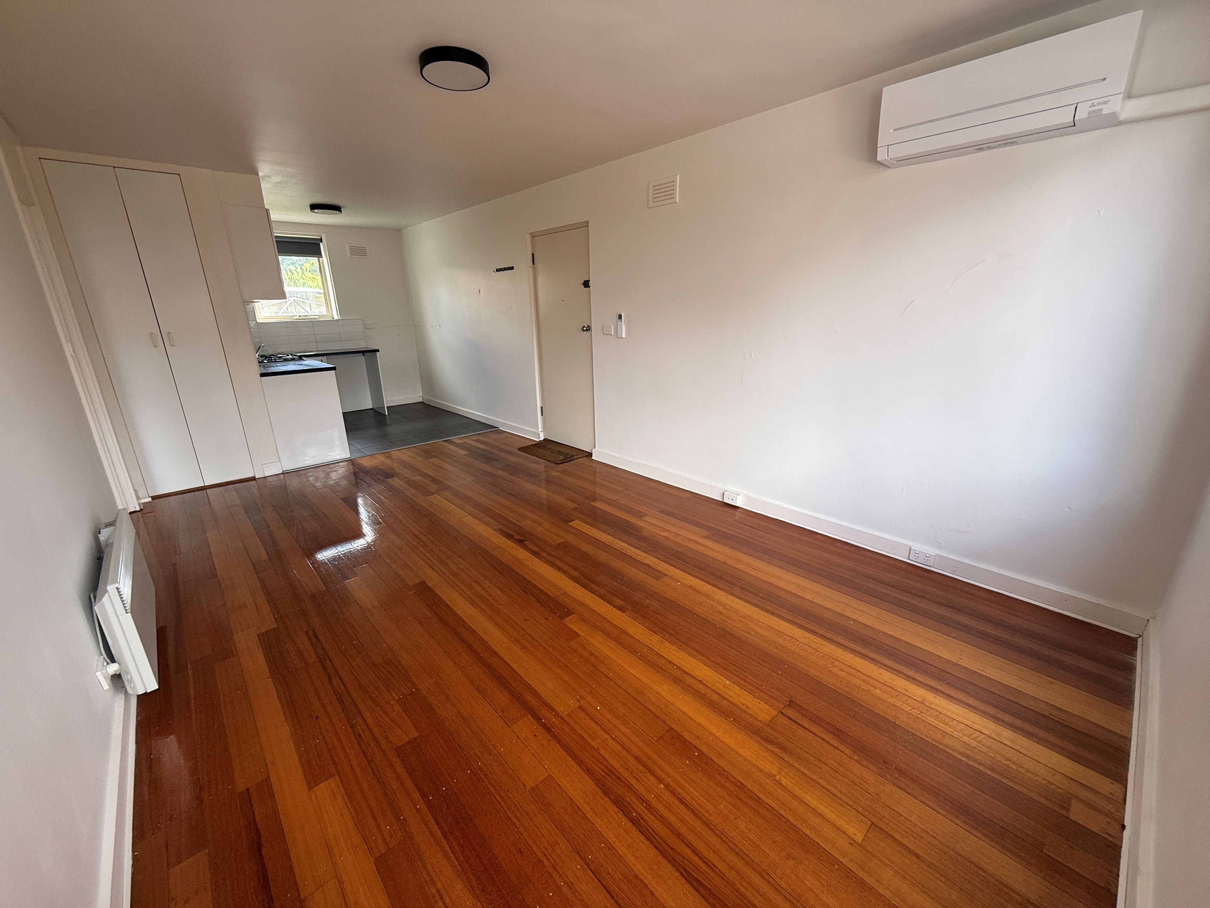 10/96 Glass Street, Essendon — view 4