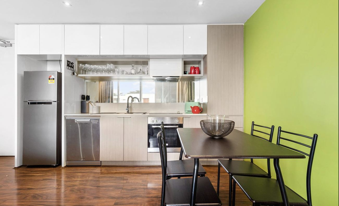 8/42 Eucalyptus Drive, Maidstone — view 2