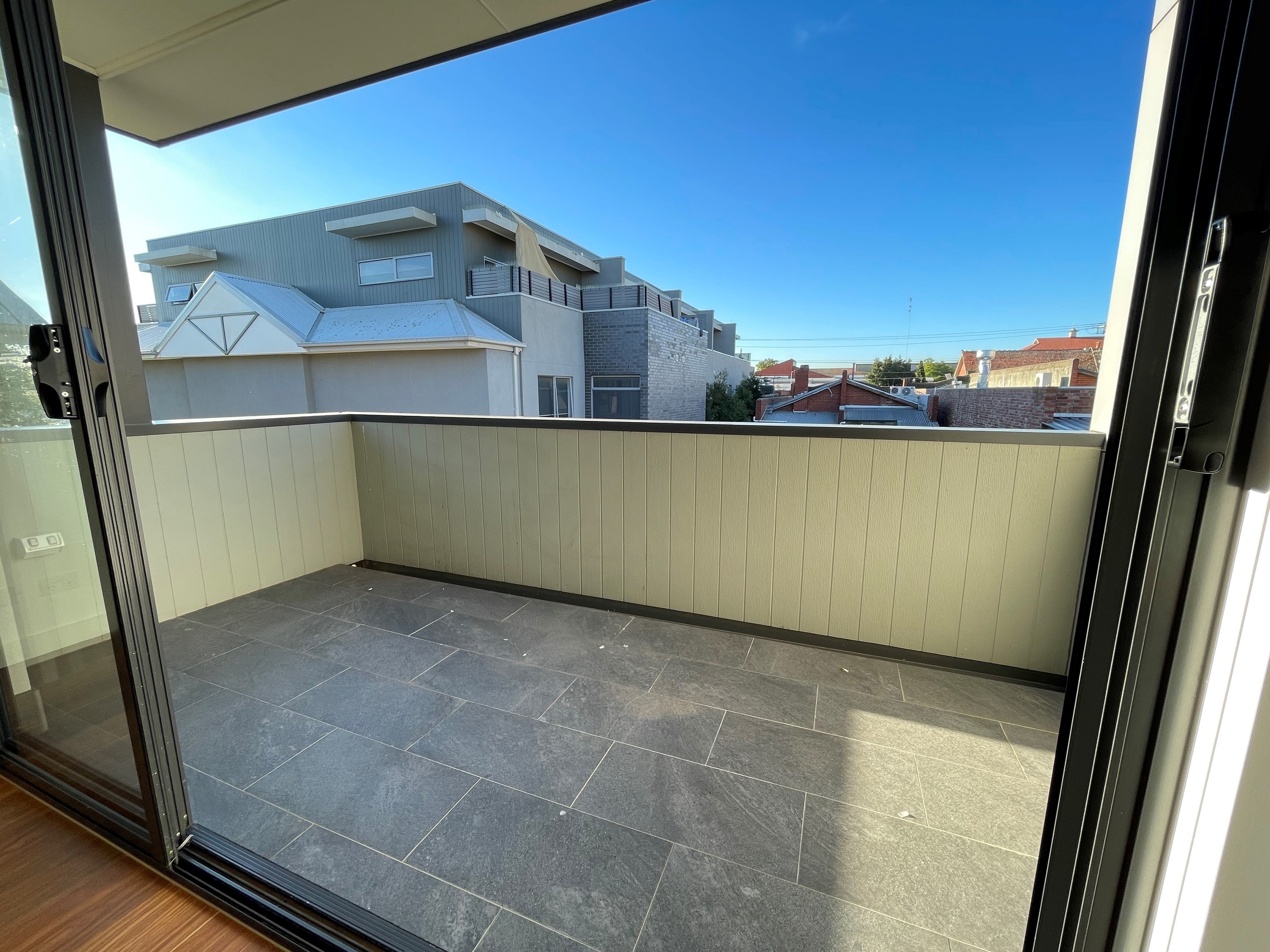 4/2 Beaver Street, Aberfeldie — view 2