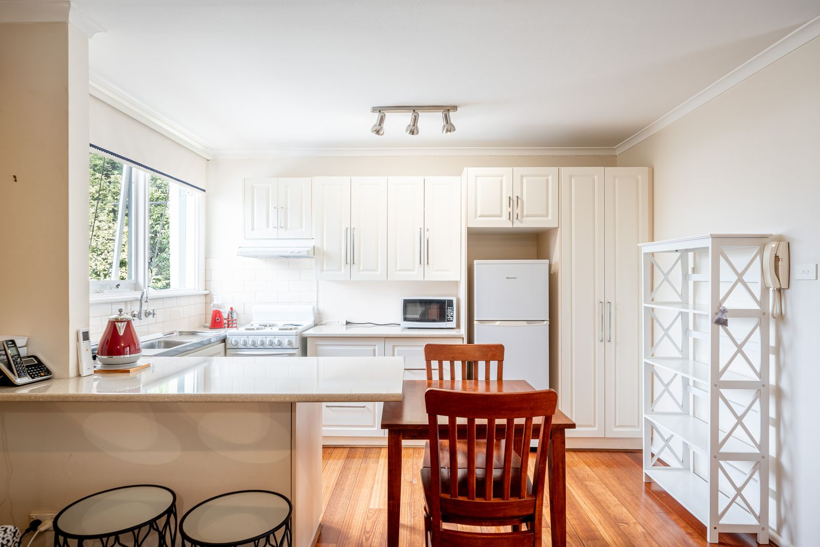 8/99 Glass Street, Essendon — view 3