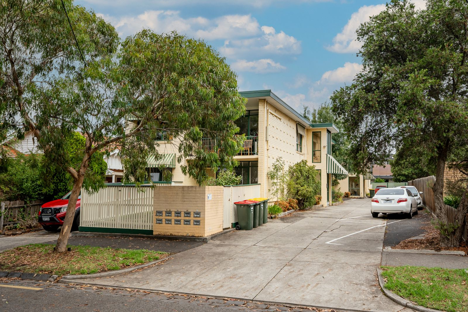 8/99 Glass Street, Essendon
