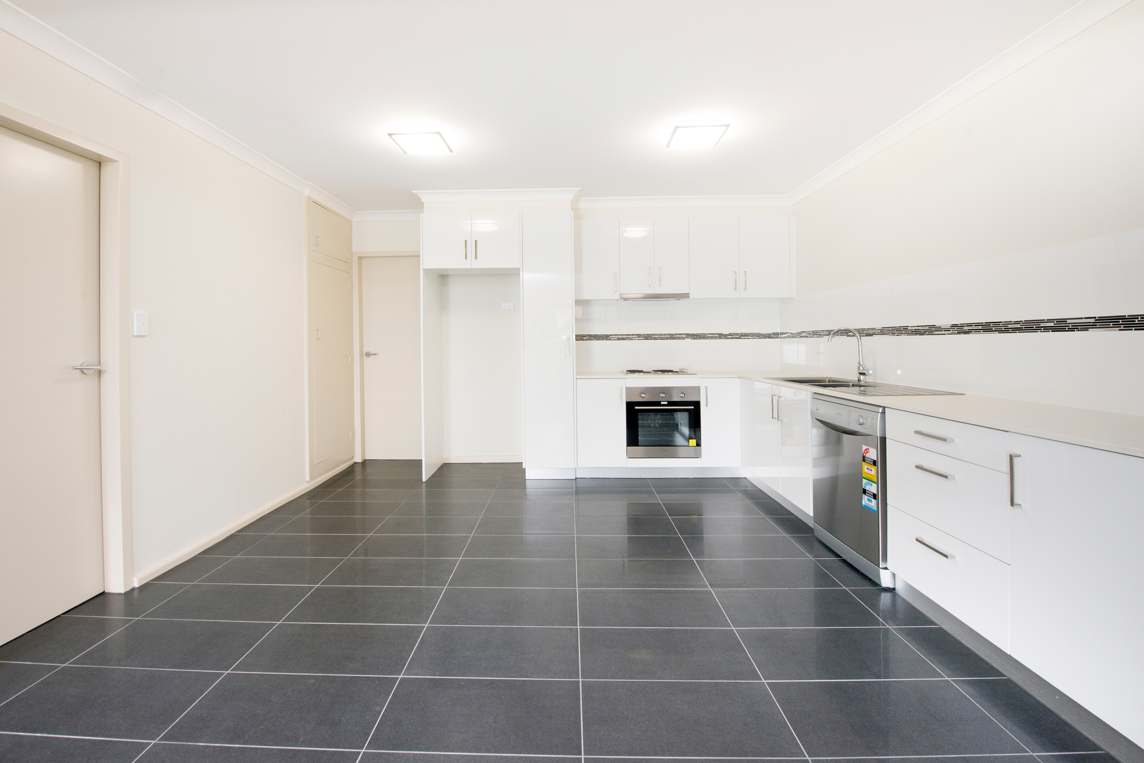 6/1 Forbes Street, Essendon — view 3