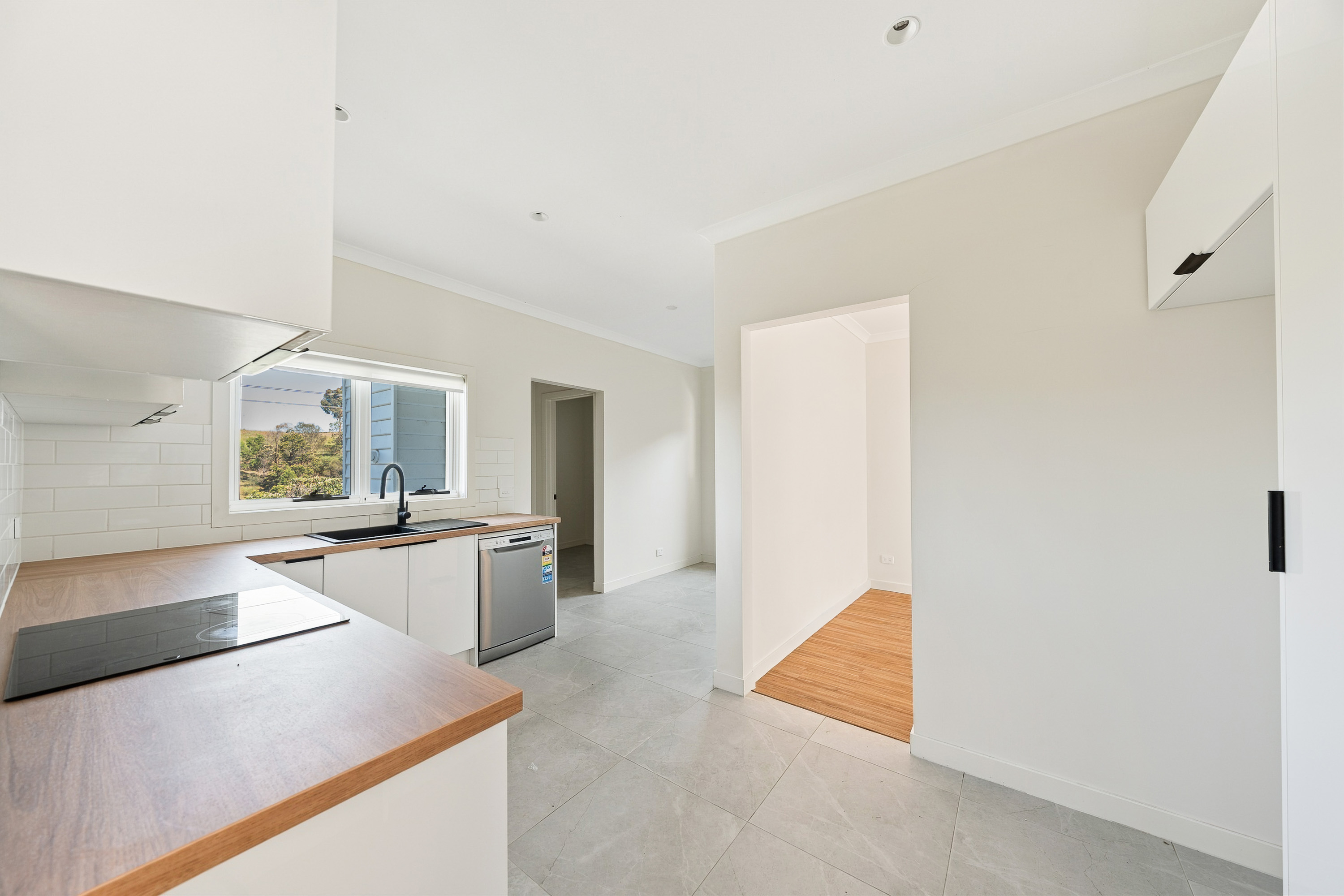 37 Clydebank Road, Essendon West — view 3