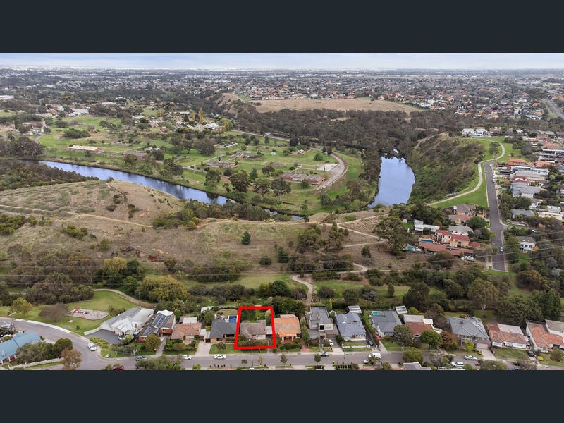 37 Clydebank Road, Essendon West — view 7