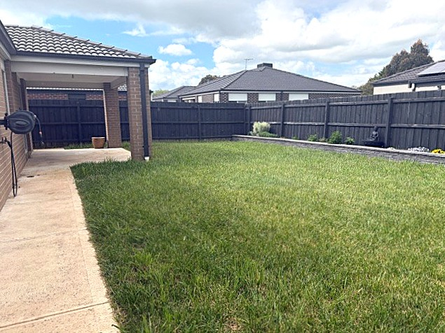 2 Glen Mews, Romsey — view 3