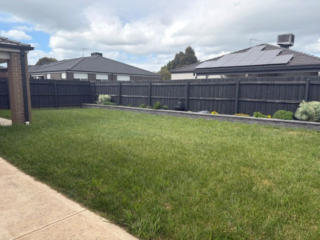 2 Glen Mews, Romsey — view 4